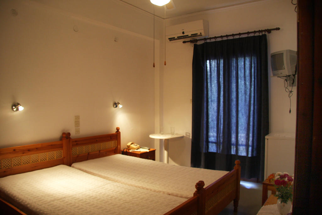 Hotel Rena Ágios Kírykos Pokoj fotografie